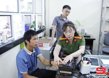 Phân cấp, phân quyền trong thực hiện thủ tục hành chính