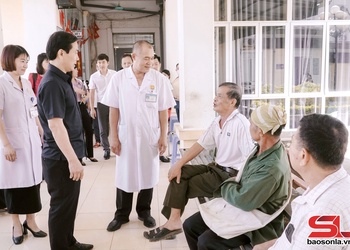 Hướng tới hệ thống y tế gần dân, vì sức khỏe nhân dân