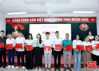79 quần chúng ưu tú hoàn thành lớp bồi dưỡng nhận thức về Đảng 