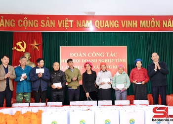 Đoàn công tác của Hiệp hội Doanh nghiệp tỉnh thăm và làm việc với xã Song Khủa