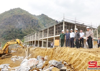 Kiểm tra tiến độ đầu tư xây dựng Trường Nội trú liên cấp Tiểu học- THCS xã Phiêng Pằn