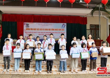 Trường Tiểu học Ít Ong hưởng ứng Ngày hội Sách và Khoa học Công nghệ năm 2026