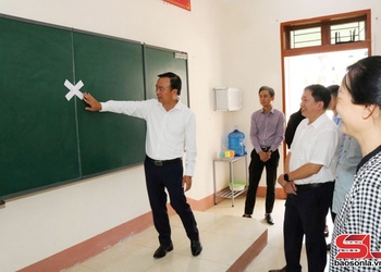 Đồng chí Phó Chủ tịch Thường trực UBND tỉnh kiểm tra công tác chuẩn bị Kỳ thi tốt nghiệp THPT tại Yên Châu