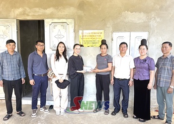 Xã Bình Thuận bàn giao công trình xóa nhà tạm cho 4 hộ gia đình