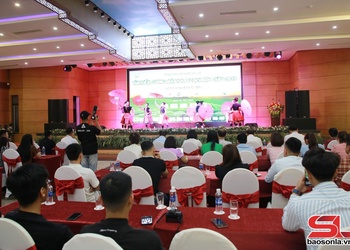 Moc Chau looks to crown 2025 travel KOL