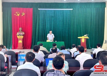 Chairman of provincial People’s Council inspects trial operation of two-tier local government model in Phieng Cam commune