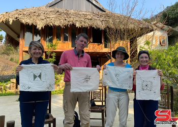 Small hamlet develops community-based tourism linked to traditional crafts