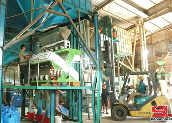  Ca chương hang chôm hặp khài pày mương nọ cựt đảy 215 triệu USD