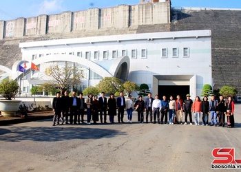 Tourism potential around Son La hydropower reservoir scoped out 