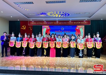 Jias tưr nthuôr cêr lov jêv hâur tsôngv pêx xênhv xã Chiềng Mung