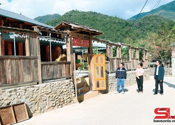 Luot hamlet welcomes more than 10,000 tourists