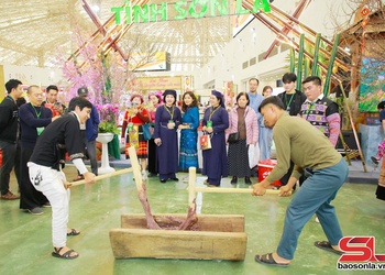 Kror qơư txux chi hair nênhs Hmôngz tỉnh Sơn La ntơưv jâus Kriz ciaz Chaix ntux yiaz