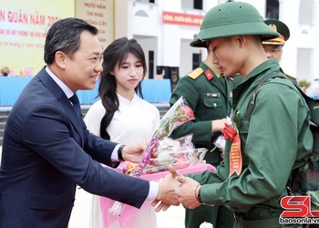 140 young people from Yen Chau set off for military service 