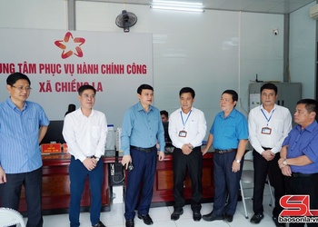 Vice Chairman of provincial People’s Committee works in Chieng La commune