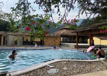 Muong La, Ngoc Chien welcome over 7,800 visitors during holiday