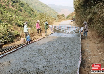Đầu tư đường giao thông vùng đồng bào dân tộc thiểu số