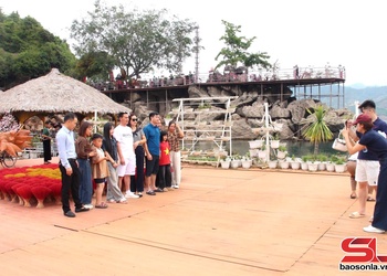 Quỳnh Nhai phát triển các HTX phi nông nghiệp
