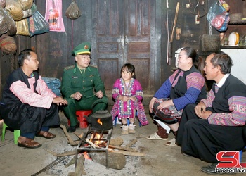 Ấm áp nghĩa tình "bản - bản”