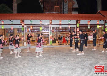 Văn nghệ quần chúng - cầu nối phát triển du lịch