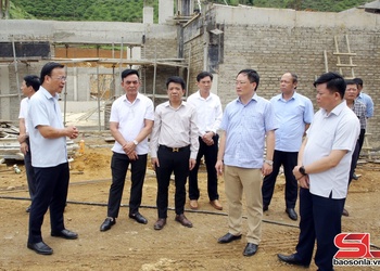 Siết chặt kỷ cương, kiểm soát quyền lực