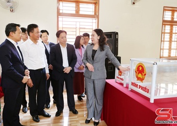 Đoàn kiểm tra, giám sát của Bộ Chính trị, Ban Bí thư làm việc với Ủy ban Bầu cử tỉnh và Đảng ủy UBND tỉnh Sơn La