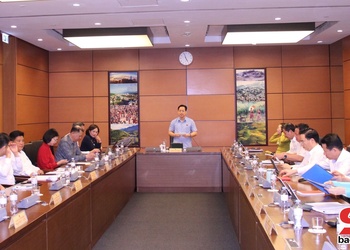 Đoàn đại biểu Quốc hội tỉnh Sơn La tham dự phiên thảo luận tổ