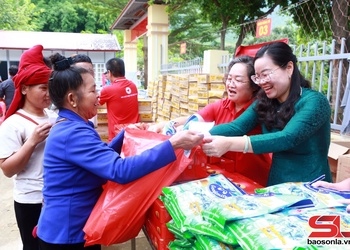 Chương trình Chợ nhân đạo tại xã Pắc Ngà