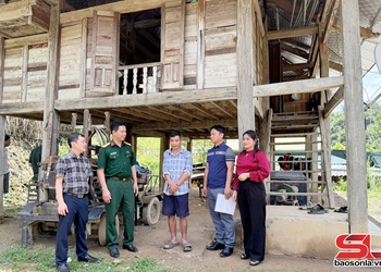 Khảo sát hỗ trợ xây mới, sửa chữa nhà ở cho thân nhân người có công tại xã Đoàn Kết và Song Khủa