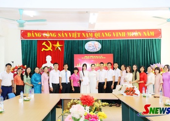Chi bộ Trường Tiểu học, THCS, THPT Chu Văn An tổ chức Lễ kết nạp đảng viên