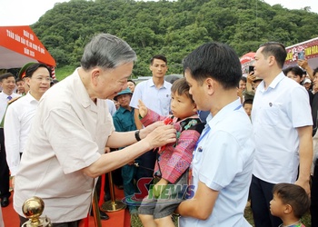 Tổng Bí thư, Chủ tịch nước Tô Lâm với nhân dân các dân tộc tỉnh Sơn La