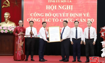 Công bố Quyết định hợp nhất và tổ chức lại Báo Sơn La với Đài PT-TH tỉnh thành Báo Sơn La
