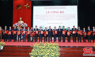 Sơn La công bố các nghị quyết, quyết định của Trung ương và của tỉnh về thực hiện chính quyền địa phương hai cấp; thành lập tổ chức đảng; chỉ định nhân sự cấp ủy, lãnh đạo HĐND, UBND, Ủy ban MTTQ Việt Nam cấp xã