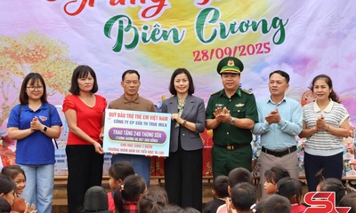 Trung thu sớm tại xã biên cương Phiêng Pằn