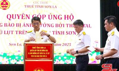 Thuế tỉnh Sơn La quyên góp ủng hộ đồng bào bị ảnh hưởng bởi thiên tai