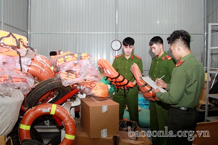 Bám địa bàn giúp dân khắc phục hậu quả thiên tai