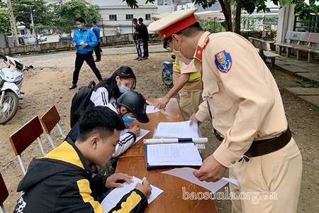 Để học sinh mỗi ngày đến trường đều bình an