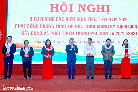 Thành ủy Sơn La phát động phong trào thi đua chào mừng Kỷ niệm 60 năm xây dựng và phát triển thành phố Sơn La (26/10/1961-26/10/2021)