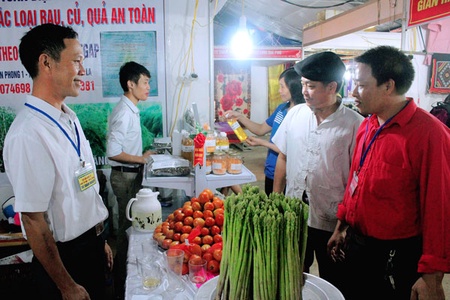 Khai mạc Hội chợ quốc tế vùng Tây Bắc - Sơn La năm 2016