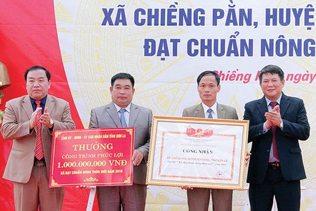 Lễ công bố xã Chiềng Pằn đạt chuẩn nông thôn mới năm 2016