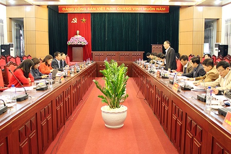 Đoàn công tác Học viện Chính trị quốc gia Hồ Chí Minh và đại diện Chương trình phát triển Liên hợp quốc (UNDP) tại Việt Nam làm việc tại tỉnh ta