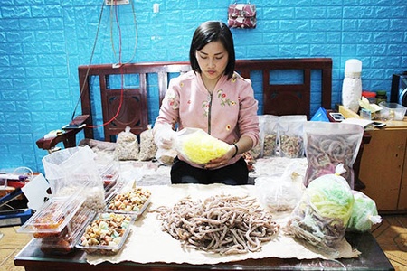 Làm mứt Tết thủ công