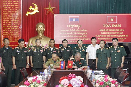 Tọa đàm giữa Hội Cựu chiến binh tỉnh Sơn La và Hiệp hội Cựu chiến binh tỉnh Luông Nậm Thà (nước CHDCND Lào)