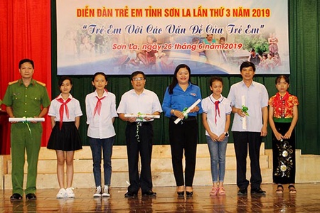Diễn đàn “Trẻ em với các vấn đề của trẻ em”