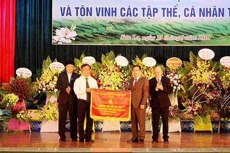 Khai giảng năm học 2019-2020 và tôn vinh các tập thể, cá nhân tiêu biểu