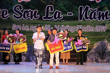 Liên hoan “Xòe Sơn La” năm 2019