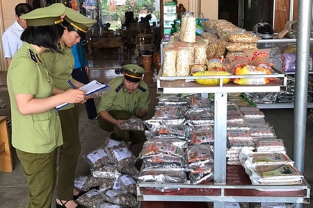 Cần quản lý chặt chẽ mặt hàng dược liệu ở Mộc Châu