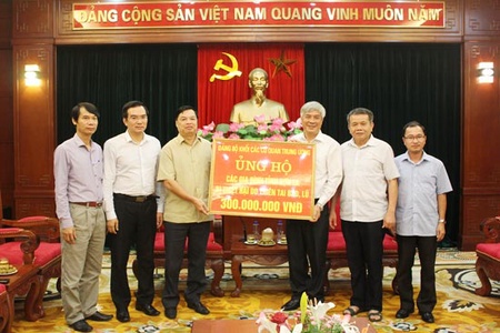 Đảng bộ Khối các cơ quan Trung ương:  Ủng hộ 300 triệu đồng cho tỉnh ta khắc phục hậu quả thiên tai