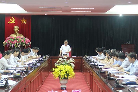 Thường trực tỉnh ủy làm việc về tình hình thực hiện chính sách BHYT