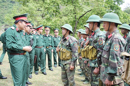 Phát huy truyền thống, thực hiện thắng lợi nhiệm vụ quân sự - quốc phòng