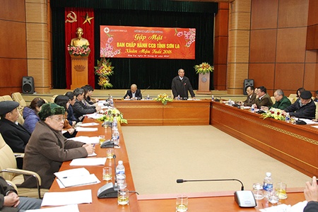 Công ty Thủy điện Sơn La hỗ trợ xóa nhà dột nát cho CCB nghèo